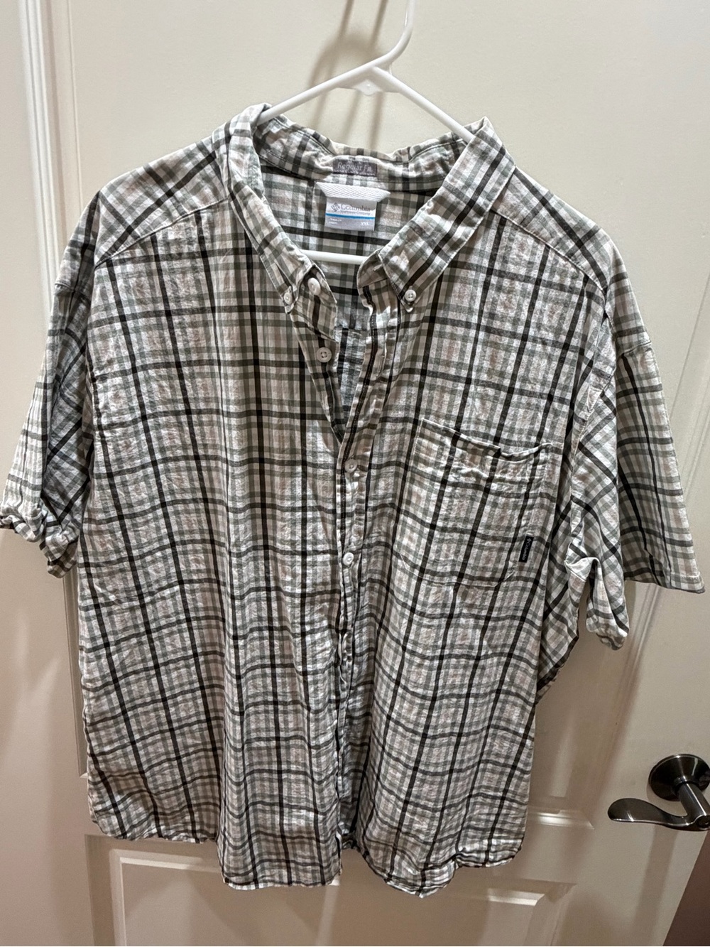 Columbia XXL Short-Sleeve Button-Up Plaid Shirt - White & Green